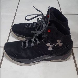 Men’s Under Armour Curry 2’s Size 9